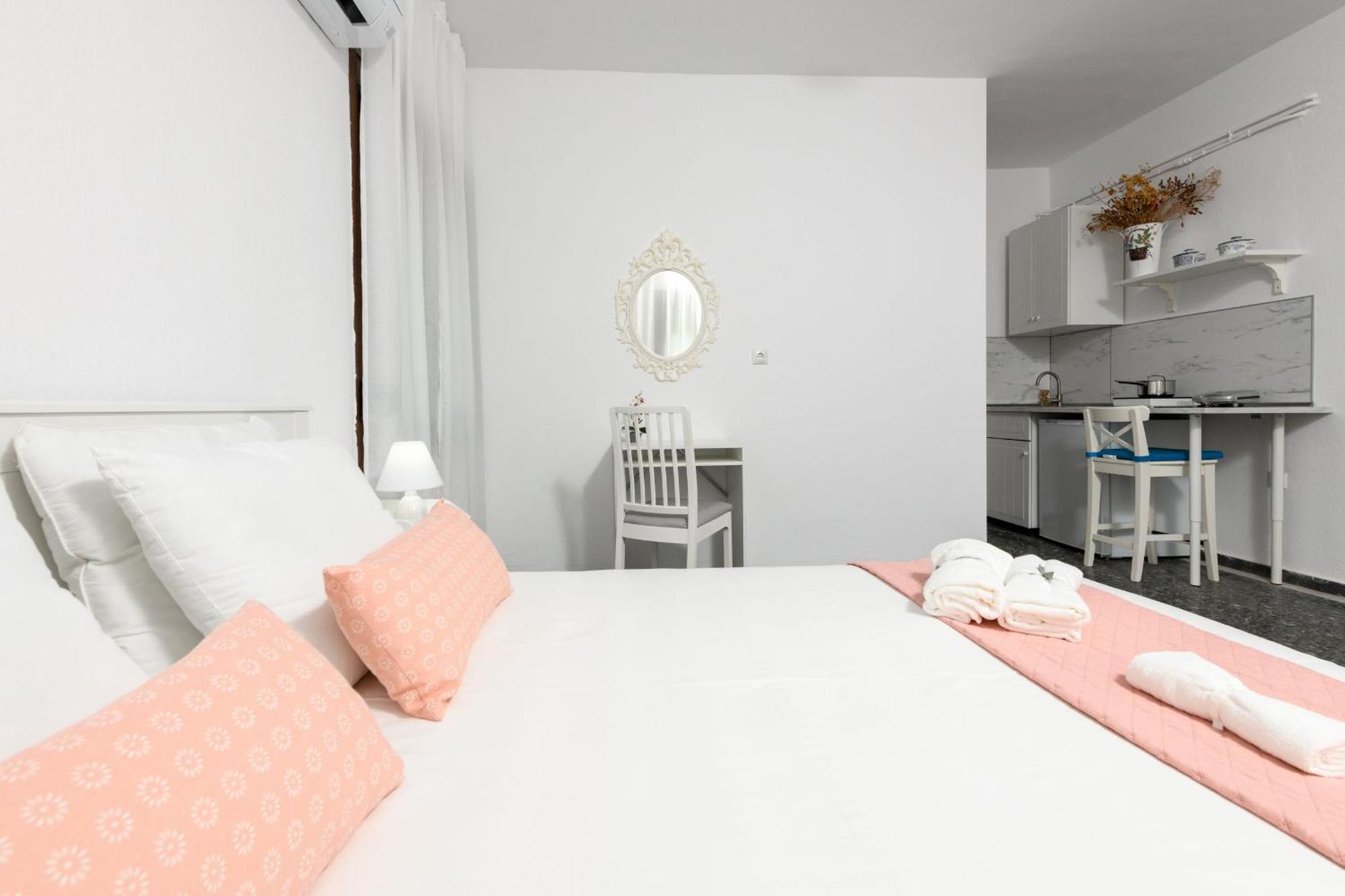 Whitegold Apartments Panagia Panagia  Chambre photo